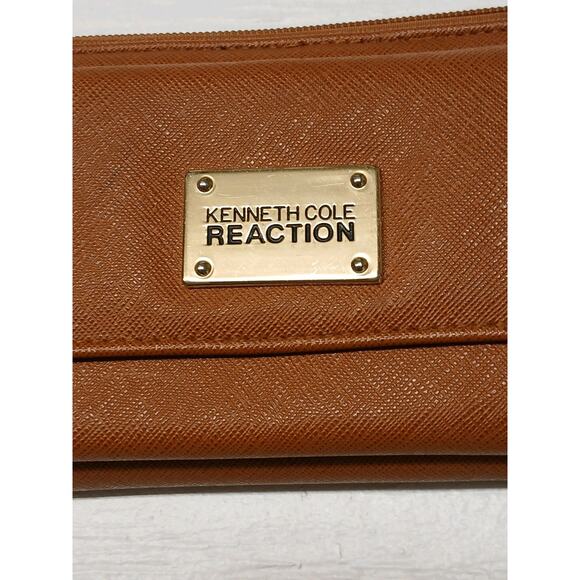 Kenneth Cole Reaction Brown Durable Fashion Leather Cheetah Print Zip Wallet - Picture 2 of 4